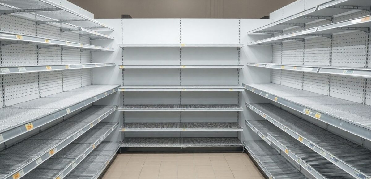 Leere Supermarktregale in NRW