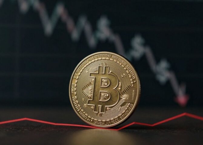 Bitcoin fällt unter 70.000 Dollar, Krypto-Markt im Abwärtstrend.